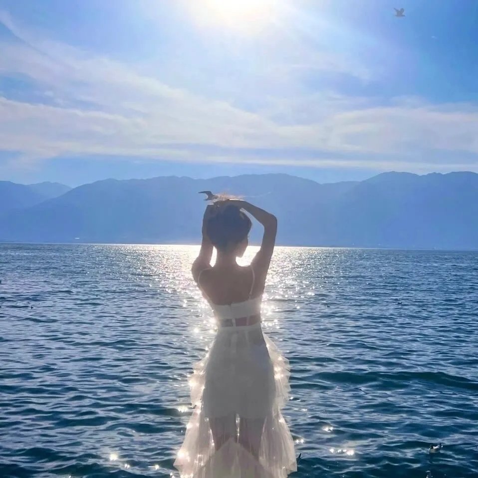 三女性